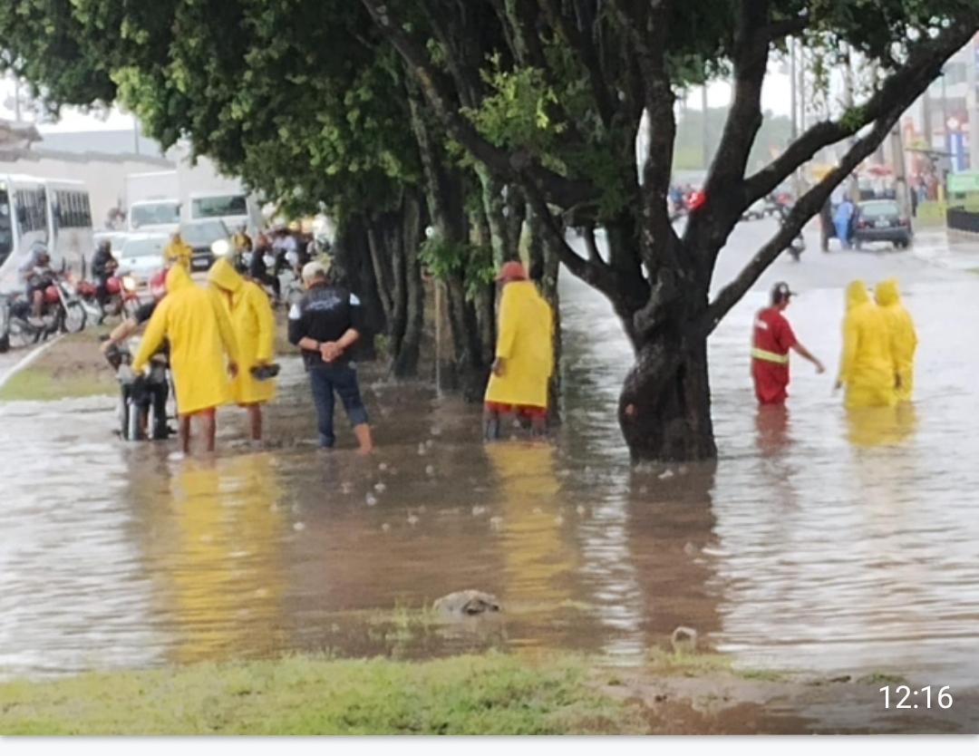 Em apenas 12 horas chove em João Pessoa mais da metade do volume